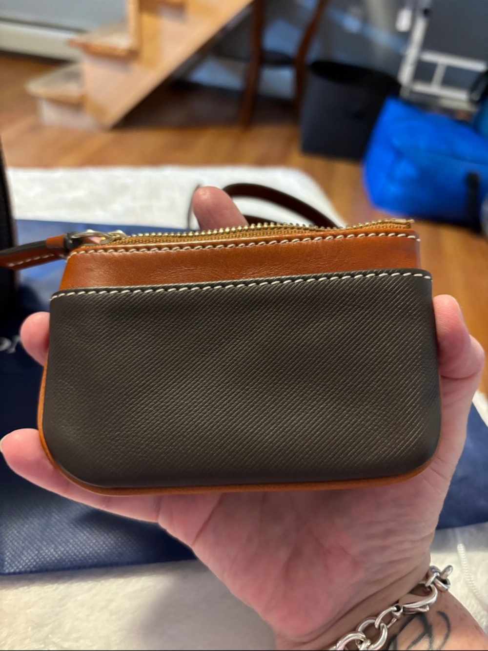 Dooney & Bourke Black Pebbled Leather Bucket Bag with Brown Trim and Coin Pouch - Picture 8 of 11